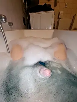 Snapshot of toeloverlive chatting on November 25, 2025, 7:36 pm toeloverlive online show from November 25, 2025, 7:36 pm