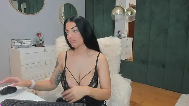 ElisaBaxter online show from November 1, 2025, 3:41 am