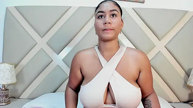 Snapshot of SSCARLETH_ chatting on February 6, 2025, 11:32 am SSCARLETH  online show from February 6, 2025, 11:32 am