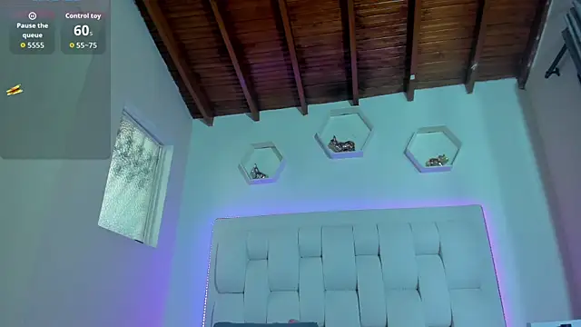 shanakendall online show from November 18, 2025, 3:05 pm