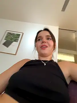 TheCinderella online show from September 14, 2025, 4:06 pm