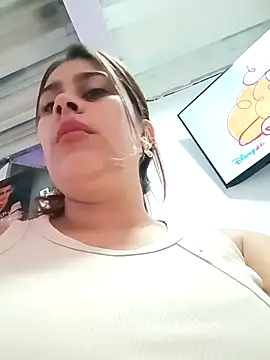 Latina sexy1 online show from October 8, 2025, 1:53 pm