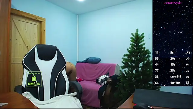 Snapshot of diamondjune chatting on December 16, 2024, 1:21 am diamondjune online show from December 16, 2024, 1:21 am