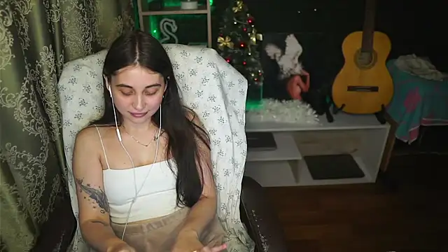 delicatedBailey online show from October 9, 2025, 2:37 pm