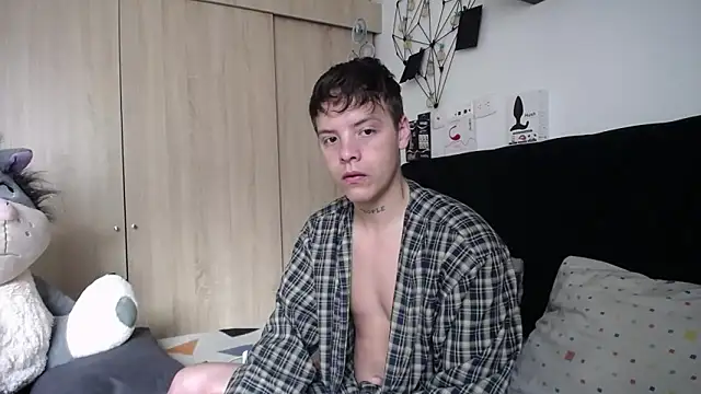 Snapshot of Santiago_kiler chatting on September 19, 2025, 12:17 pm Santiago kiler online show from September 19, 2025, 12:17 pm