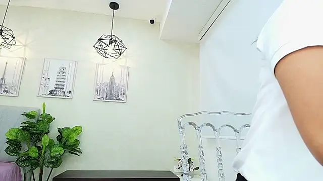 Sassy--Girl online show from September 22, 2025, 6:10 pm