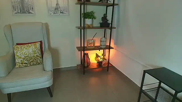 Sassy--Girl online show from April 10, 2026, 6:34 pm