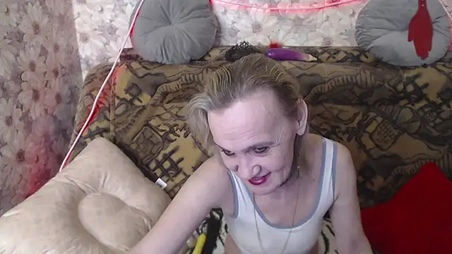 Snapshot of MissBekker chatting on March 18, 2025, 8:15 pm MissBekker online show from March 18, 2025, 8:15 pm