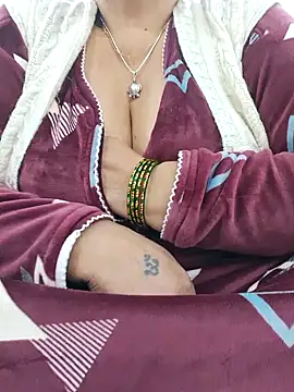 Snapshot of Kavya_XX chatting on January 1, 2025, 9:39 am Kavya XX online show from January 1, 2025, 9:39 am