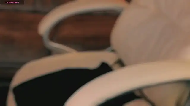 Daphne Moss online show from March 23, 2026, 2:10 pm