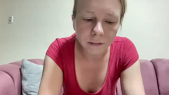 Snapshot of SweetLucy96 chatting on September 20, 2025, 10:27 am SweetLucy96 online show from September 20, 2025, 10:27 am