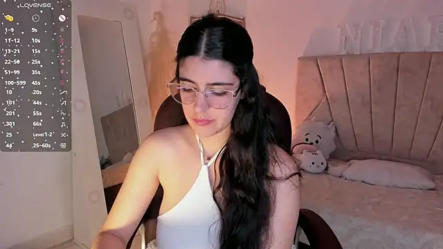 Snapshot of _Niah_ chatting on January 16, 2025, 11:48 pm Niah online show from January 16, 2025, 11:48 pm