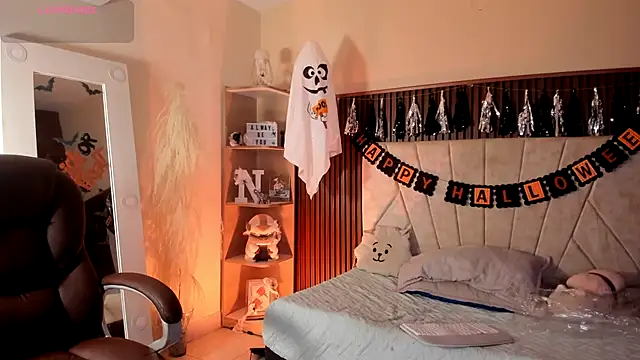 Snapshot of _Niah_ chatting on October 31, 2025, 8:10 pm Niah online show from October 31, 2025, 8:10 pm