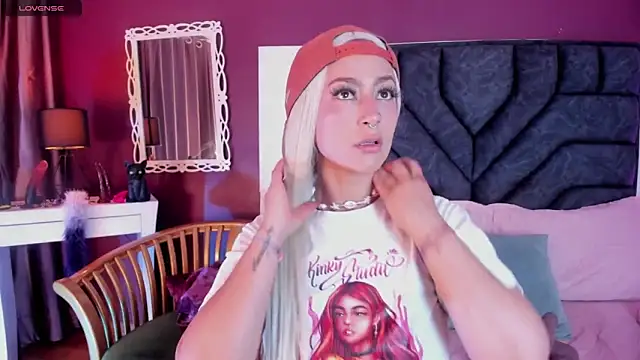 Mia-Bloom online show from January 17, 2025, 3:12 am