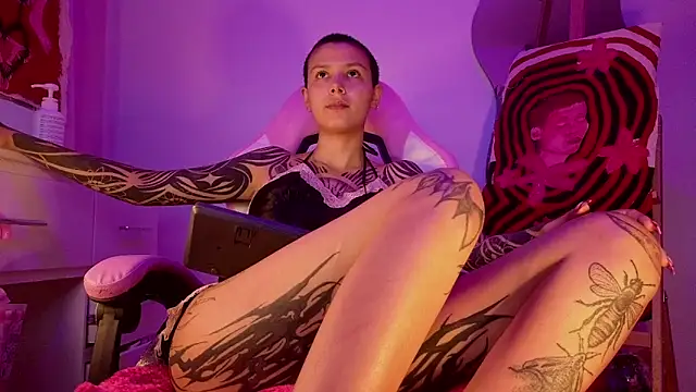 goddess vee  online show from March 18, 2026, 1:31 am