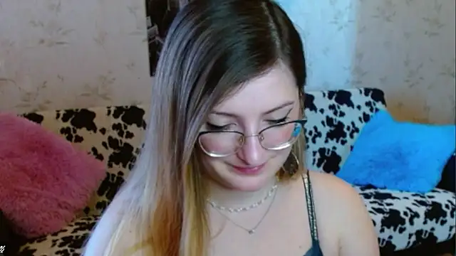 Arielsssplash online show from September 10, 2025, 6:46 am