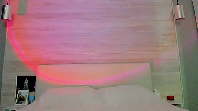 molly hunt  online show from March 3, 2026, 3:56 am