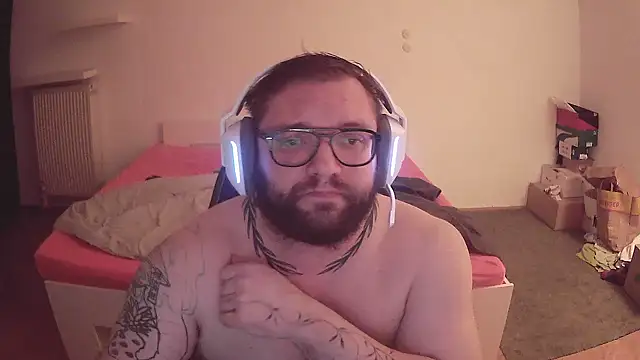 tiltusmaximusv online show from February 11, 2025, 6:22 pm