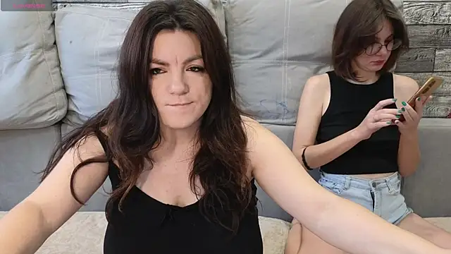 Vika loves you online show from October 6, 2025, 2:20 am