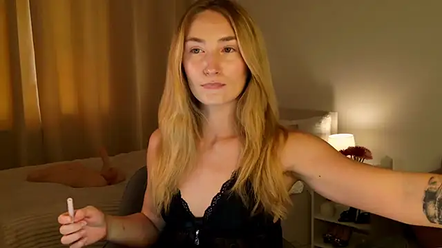 bella  rose online show from June 18, 2026, 11:25 am