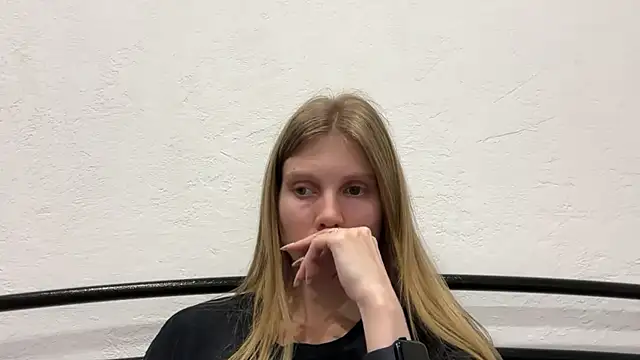 MaryMiton online show from March 13, 2026, 6:47 pm