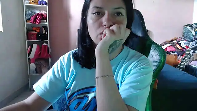 Snapshot of Ta_maravilhosaaa chatting on February 18, 2025, 4:48 pm Ta maravilhosaaa online show from February 18, 2025, 4:48 pm