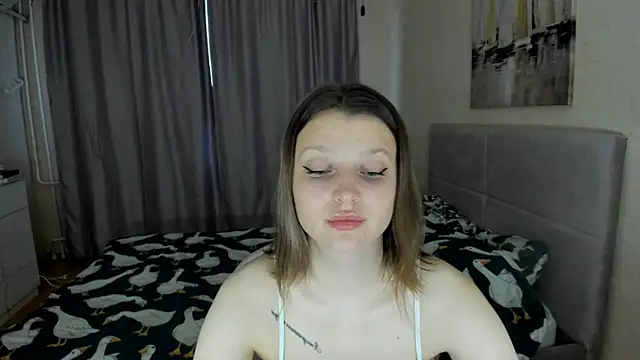 SoniNesti online show from September 26, 2025, 2:43 pm