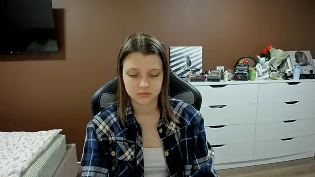 SoniNesti online show from April 2, 2026, 2:58 pm