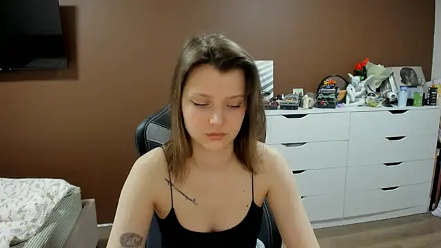 SoniNesti online show from April 4, 2026, 2:47 pm