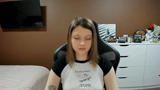 SoniNesti online show from April 16, 2026, 2:29 pm