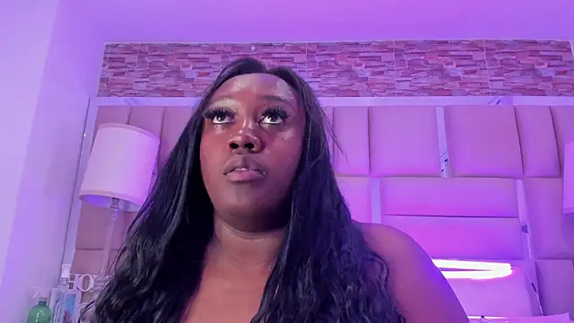 ShaniaBrownn online show from November 15, 2025, 7:43 pm