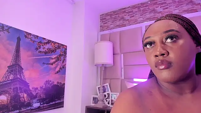 ShaniaBrownn online show from April 17, 2026, 7:50 pm