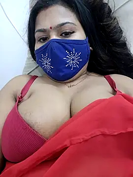 Snapshot of cutee__crazy chatting on February 23, 2025, 4:35 pm cutee  crazy online show from February 23, 2025, 4:35 pm