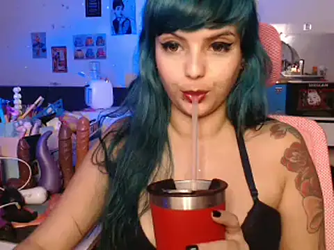 KylieConod online show from February 3, 2025, 8:13 am