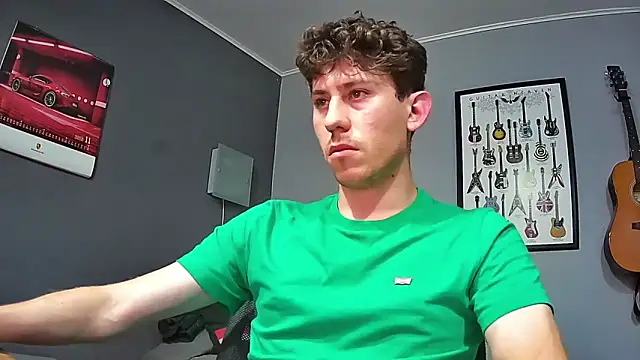 Snapshot of saint_not chatting on December 19, 2024, 10:21 pm saint not online show from December 19, 2024, 10:21 pm