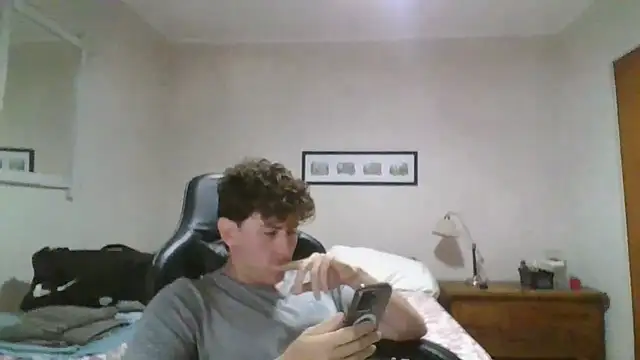 Snapshot of saint_not chatting on December 1, 2025, 10:37 pm saint not online show from December 1, 2025, 10:37 pm