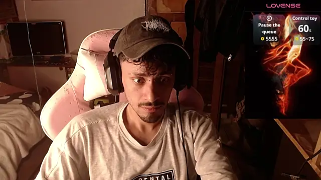 Snapshot of Apolo_S chatting on February 5, 2026, 1:54 am Apolo S online show from February 5, 2026, 1:54 am