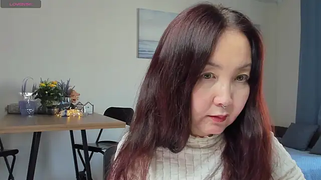 Snapshot of AvroraSakura chatting on February 28, 2025, 1:14 pm AvroraSakura online show from February 28, 2025, 1:14 pm