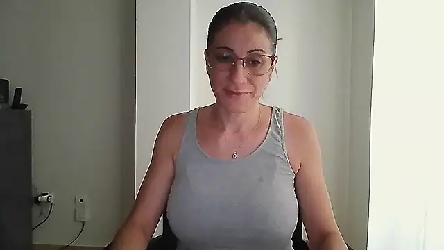 Sanada hot online show from October 4, 2025, 8:23 am