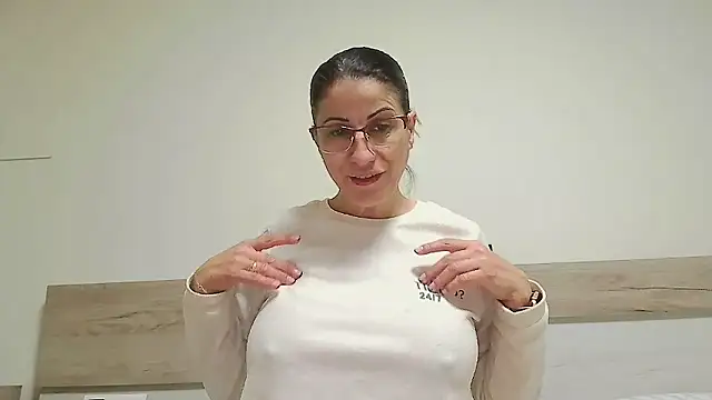 Sanada hot online show from January 14, 2026, 9:37 am