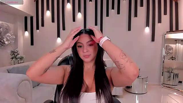 ToriCrossX online show from February 4, 2025, 11:38 am