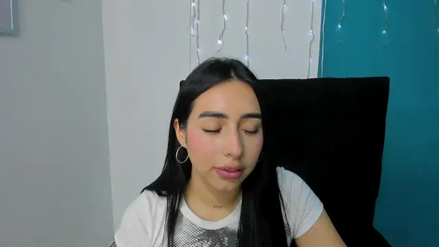 isabella jade online show from March 8, 2025, 10:02 pm