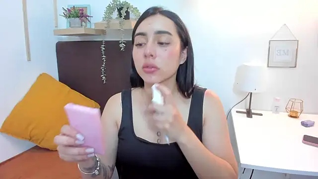 isabella jade online show from March 22, 2025, 5:20 pm