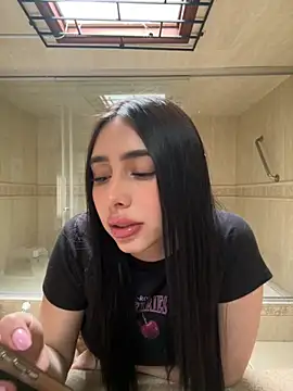 isabella jade online show from October 22, 2025, 1:22 pm