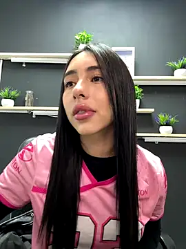 isabella jade online show from November 19, 2025, 12:49 pm