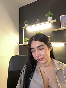 isabella jade online show from February 10, 2026, 9:19 pm