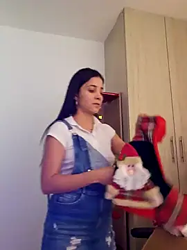 miaeyes online show from December 4, 2024, 3:32 pm