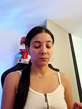 miaeyes online show from December 30, 2024, 12:52 pm