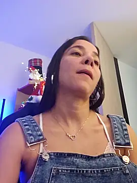 miaeyes online show from December 22, 2025, 1:19 pm