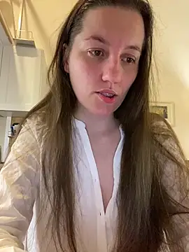 Nicole-Ray online show from October 5, 2025, 8:29 pm